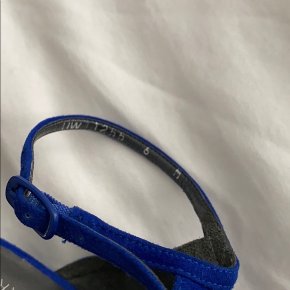 Stuart Weitzman Blue Suede heels, size 6! - Picture 7 of 10